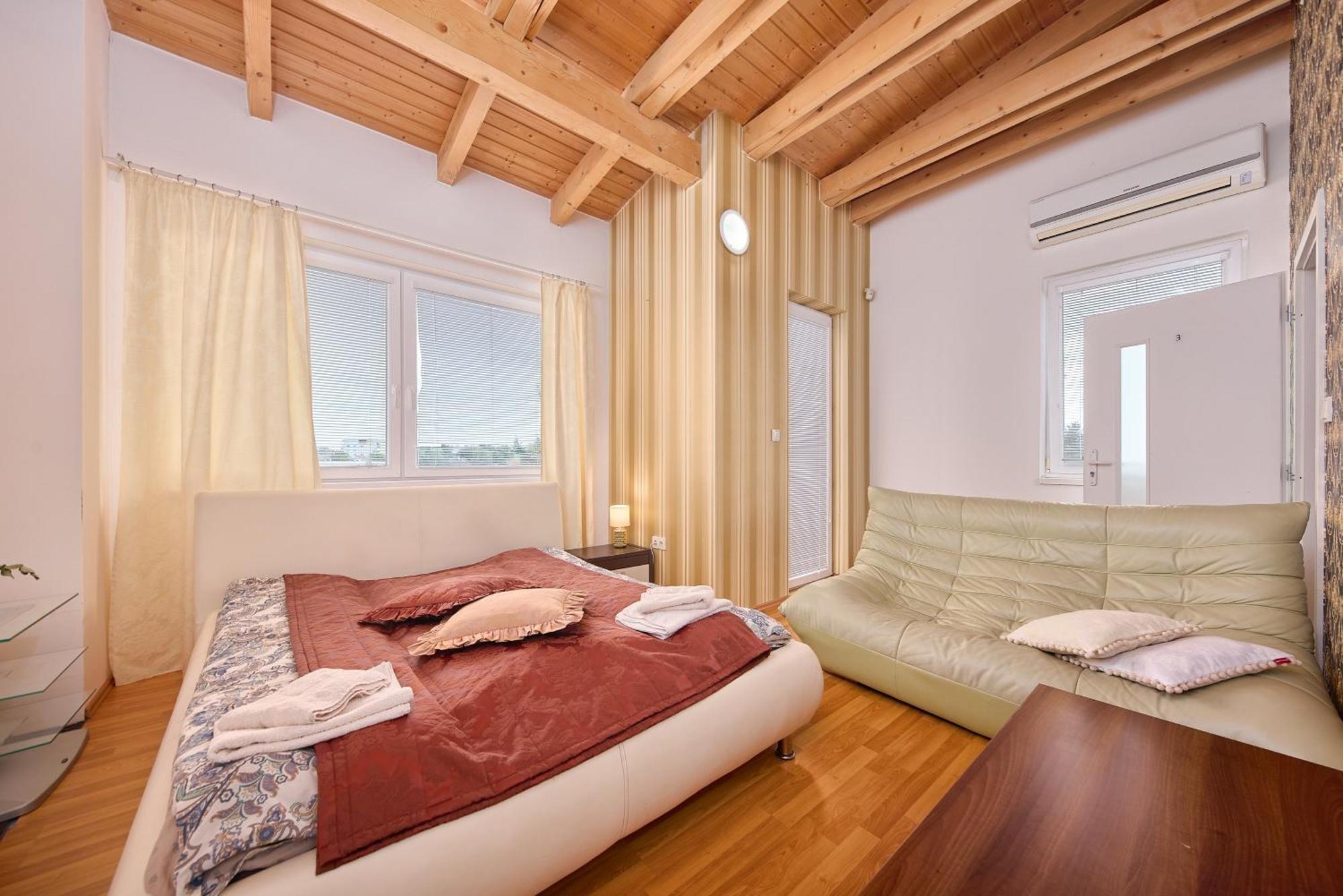 Design Apartment บราติสลาวา ภายนอก รูปภาพ